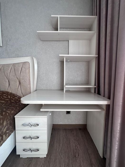 Продам стол ЛДСП