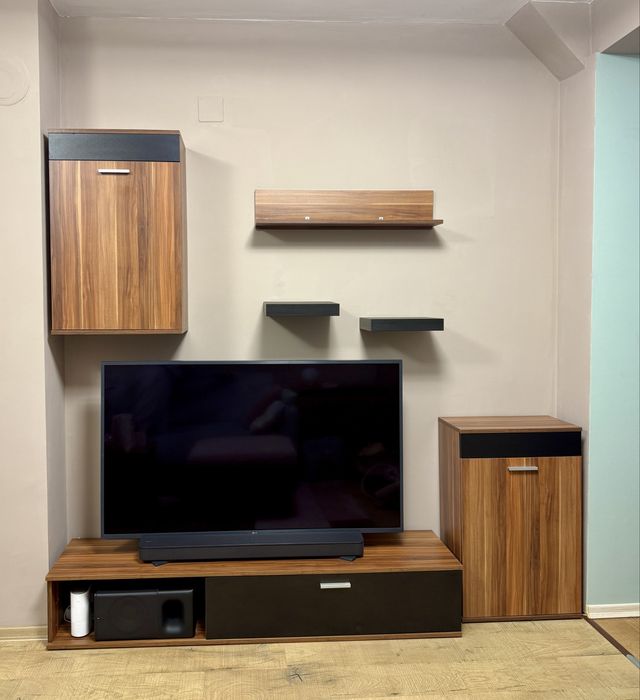 TV комплект, шкафове, етажерки