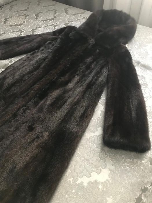 Продаю Шубу норковую