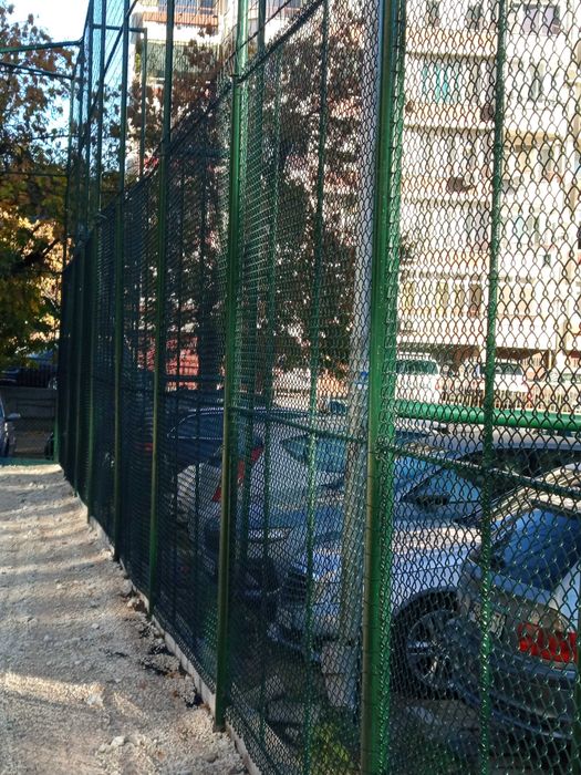 Огради поставяне на пвц мрежа