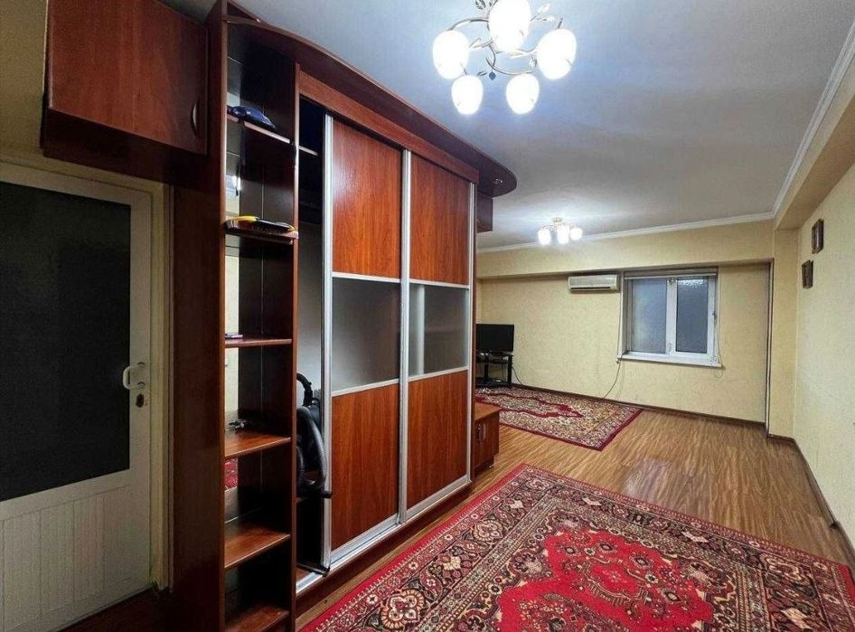 Уй Сотилади Ц-4 Олой бозор олдида 2 хона/3/4