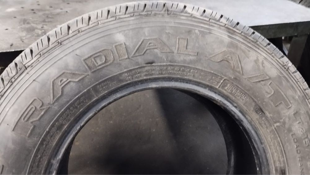 Продам зимнюю резину 215/75/15