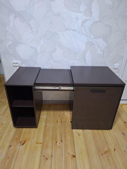 Офисни и учебний столик