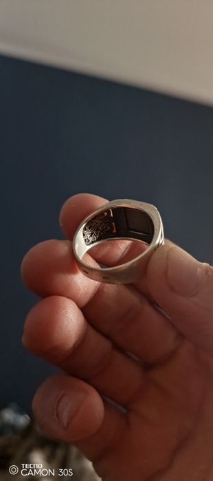 Продам кольцо серебрянное !