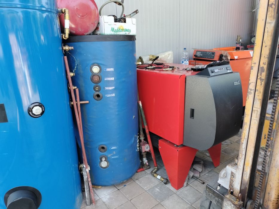 Vând centrale termice pe lemne cărbune și cu injector de ulei 28kw .