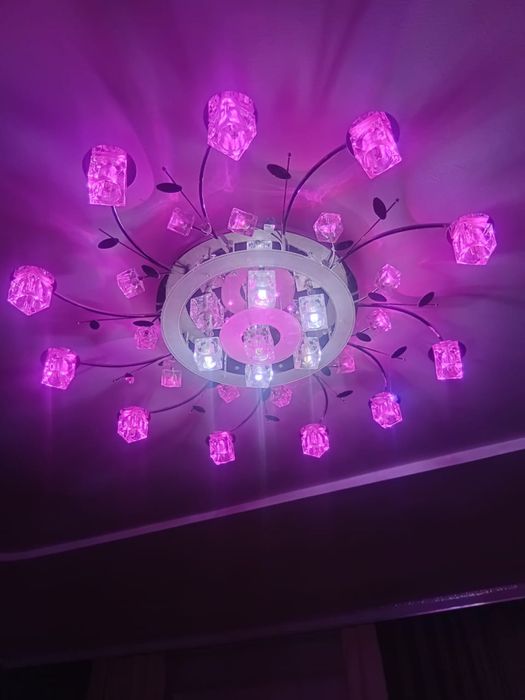 Продается люстра