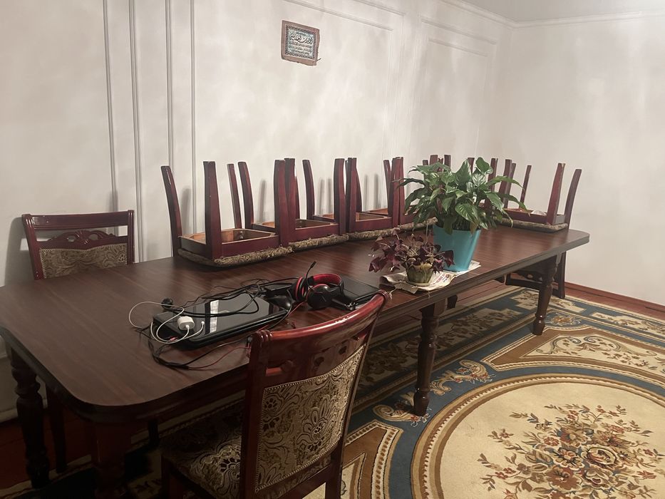 Продам стол для гостинный