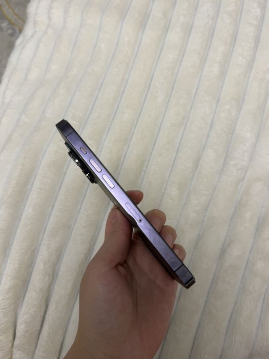 Продам Айфон 14 pro