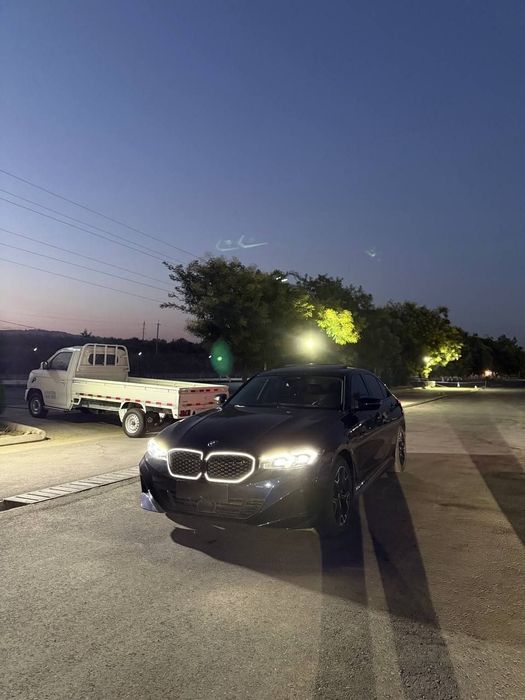 BMW I3 40 L
Yili 2025