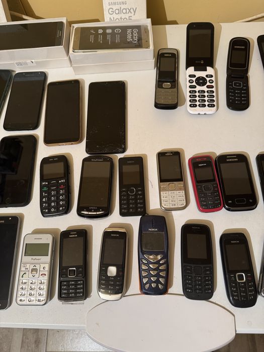 Lot telefoane vechi de colectie
