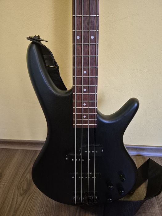 Bass Ibanez gsr200b wk