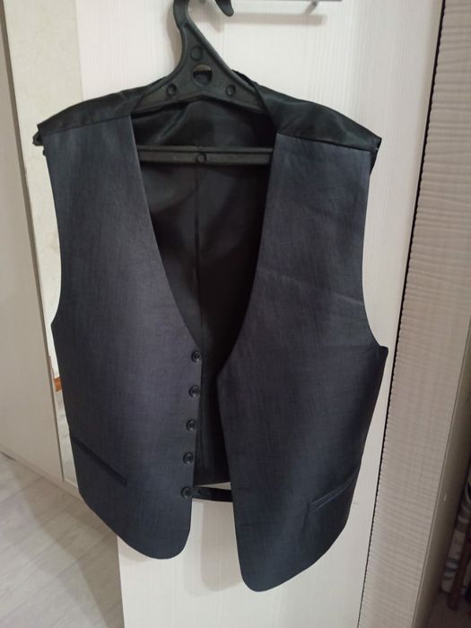 Продам классический костюм