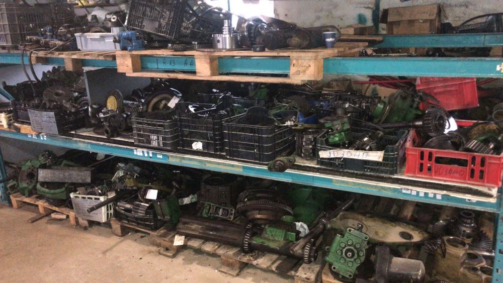 Dezmembram tractor John Deere 4050 — poza 2
