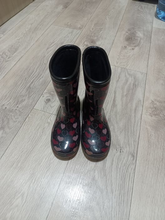 Отдам сапожки на девочку