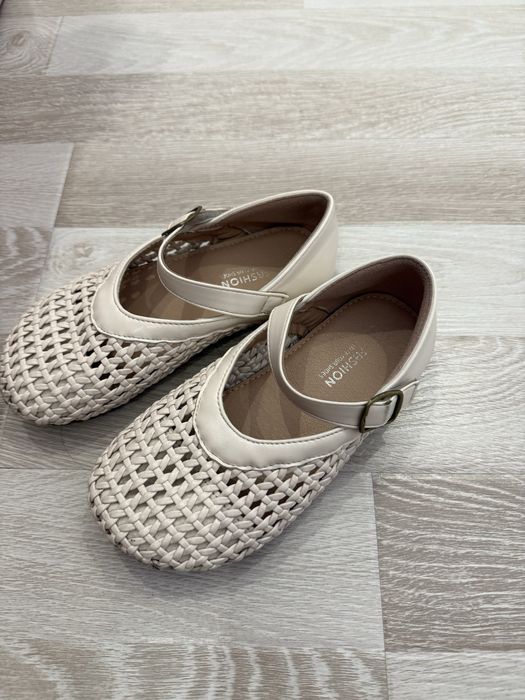 Босоножки на девочку