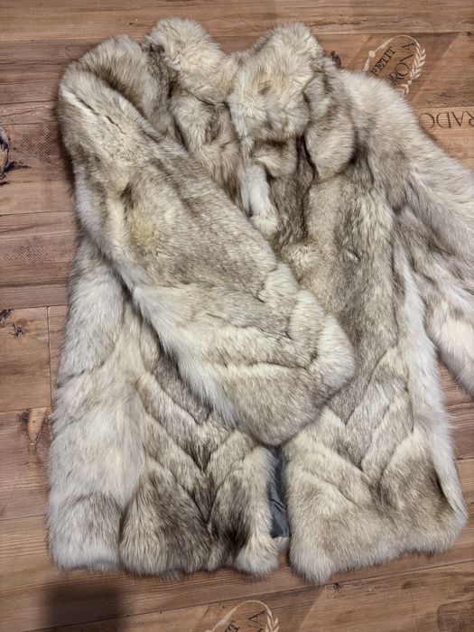 Палто от сребърна лисица