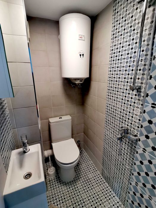 Дава се под наем Двустаен апартамент в Бургас, Център - 50 кв.м за 219.3 € - Снимка #6