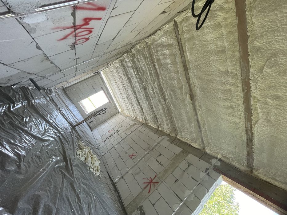 Izolatii Spuma poliuretanica Izolatii Bucovina