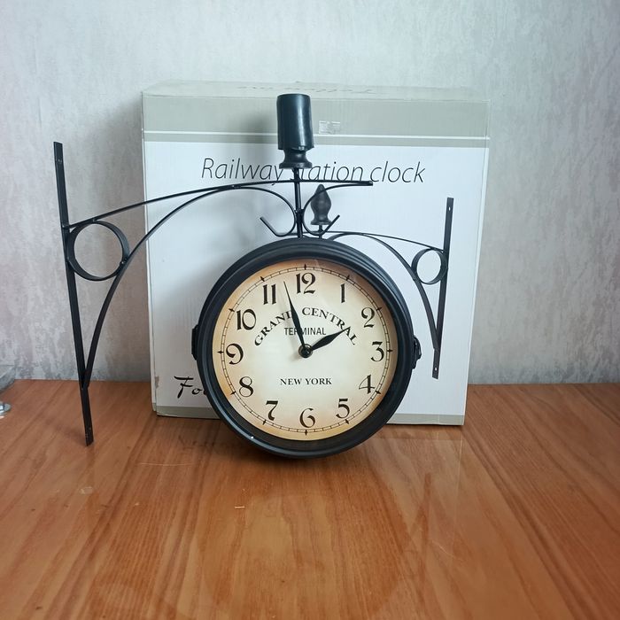 Часы кварцевые настенные