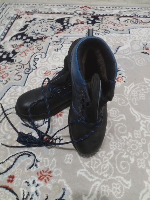 Продам спец. обувь зимние