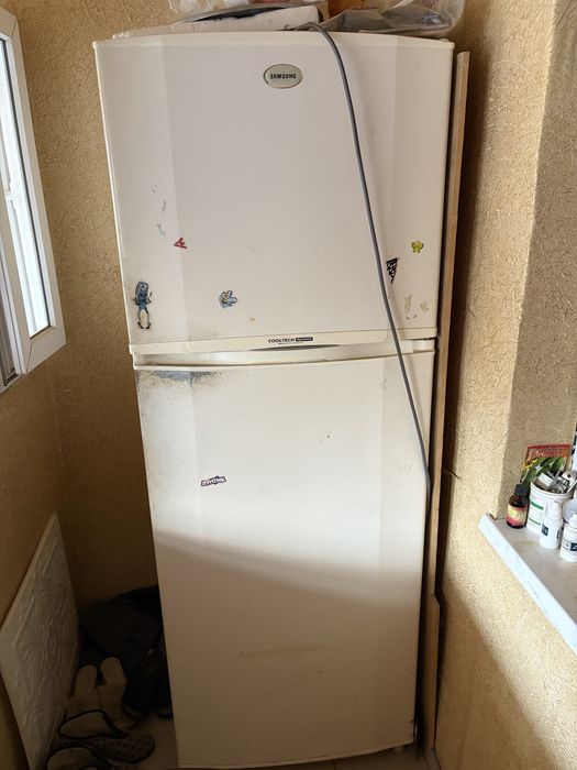 Продаю хрлолильник