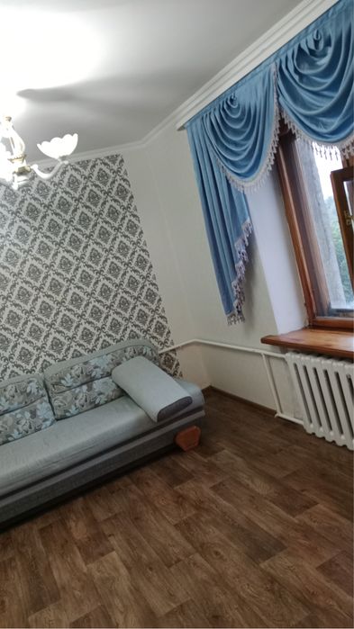 Универмагта 3 бөлмелі пәтер жалға беріледі