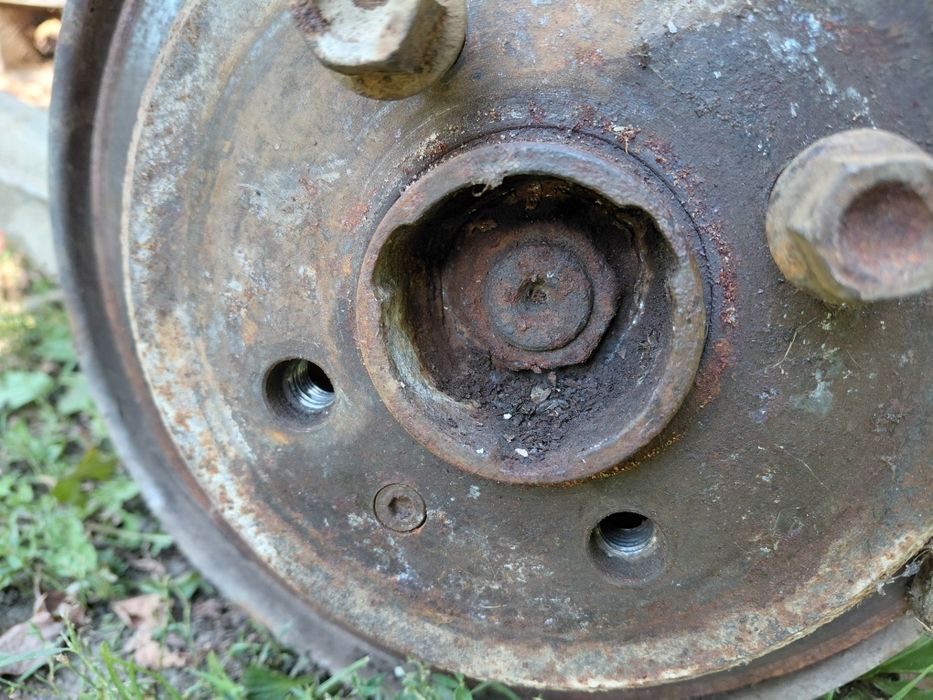Punte spate cu discuri bmw e30 ursulet