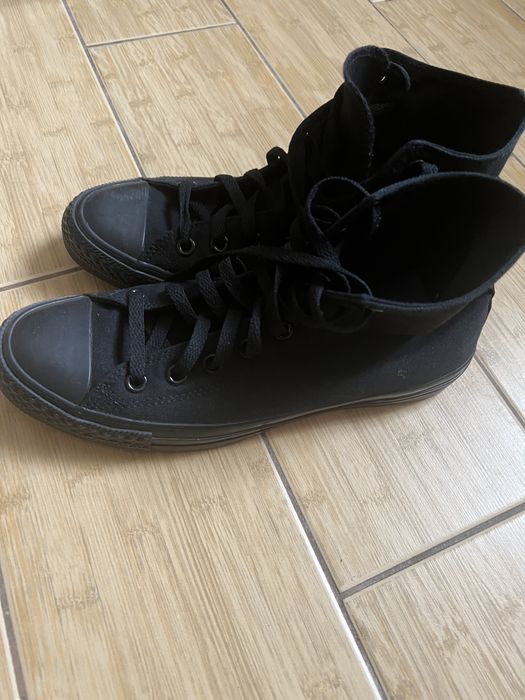 Vand adidasi Converse