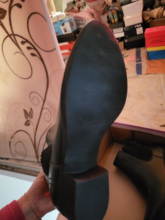 Vand cizme nr 41 noi