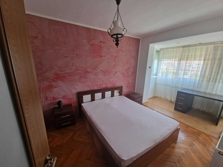 Inchiriez apartament cu 3 camere zona Nufarul