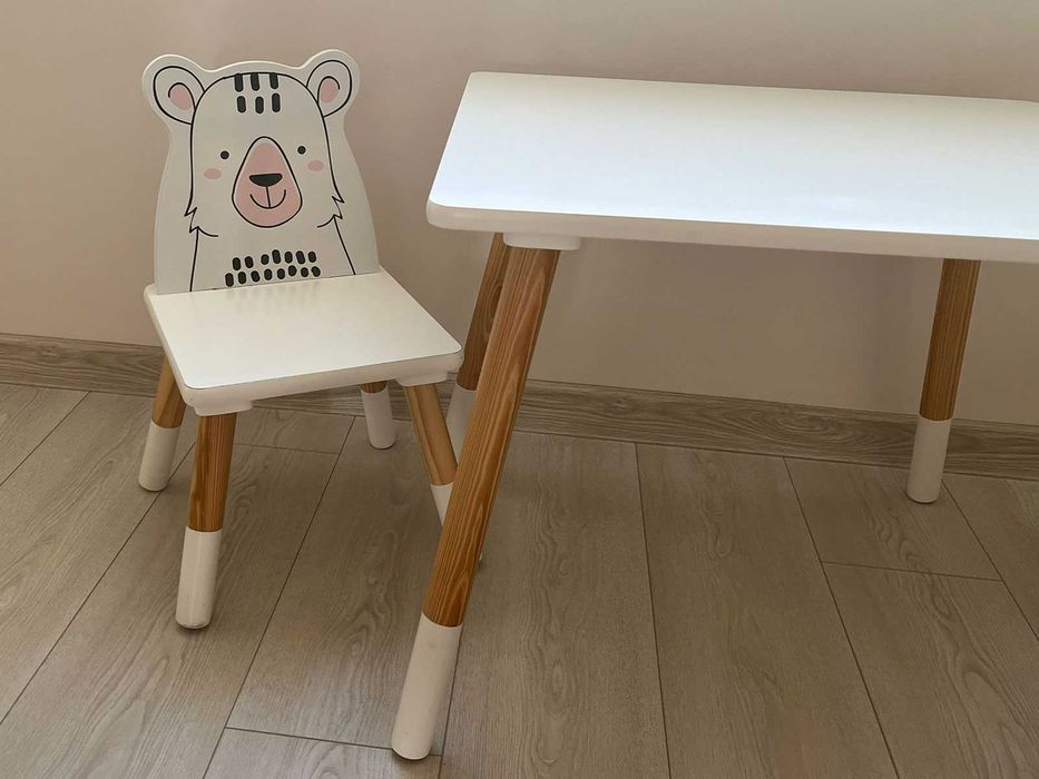 Детска маса с два стола