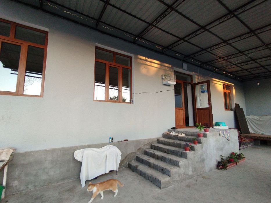 Uy sotiladi  srochna