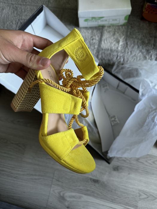 Sandale de damă din piele intoarsă