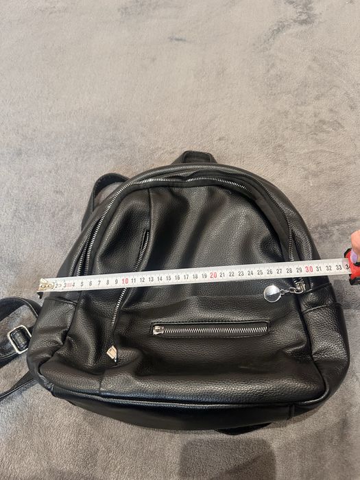 Продавам дамска раница