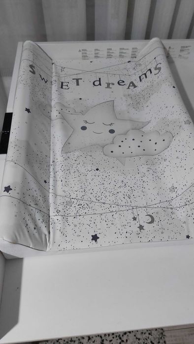 Vând saltea înfășat bebe 70 x 47 cm cu mici urme de uzura + colac bebe