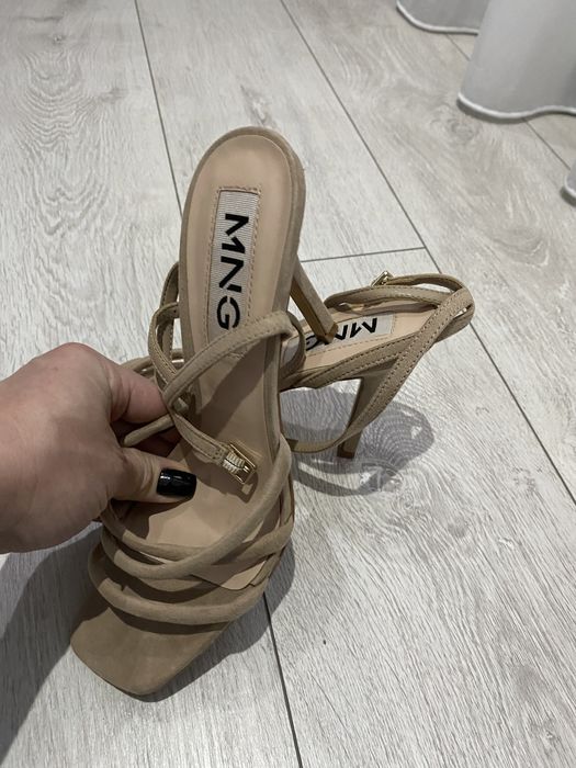 Sandale MNG.
