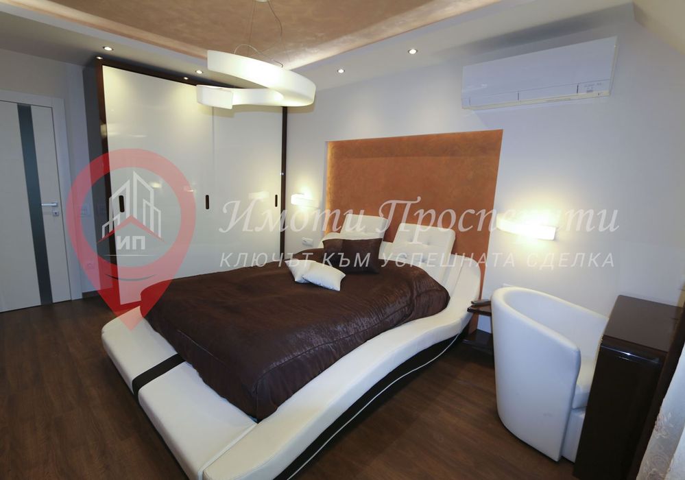 Дава се под наем Тристаен апартамент в София, Център - 119 кв.м за 1136.79 € - Снимка #4