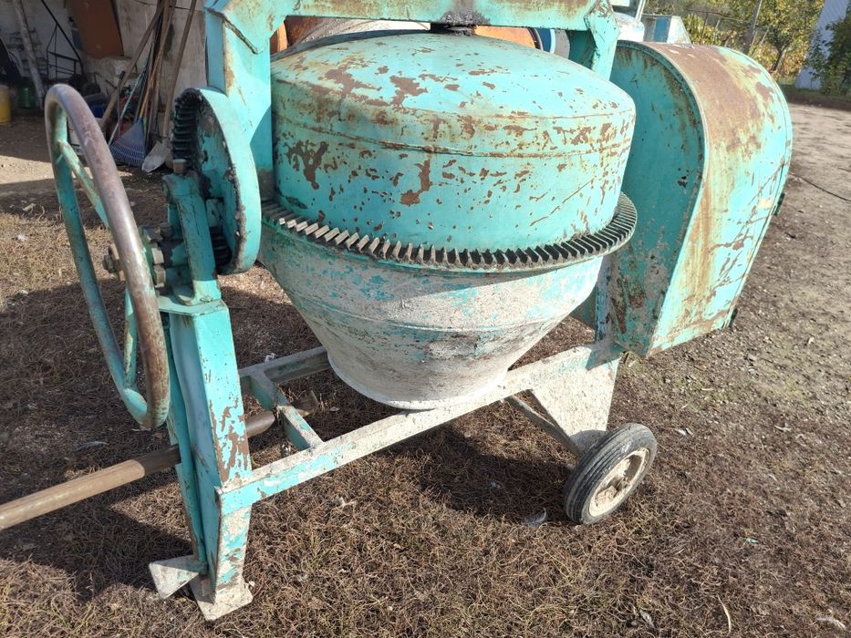 De vânzare betoniere de 180 l 250 l 300 l 350 l silențioase și pe coro