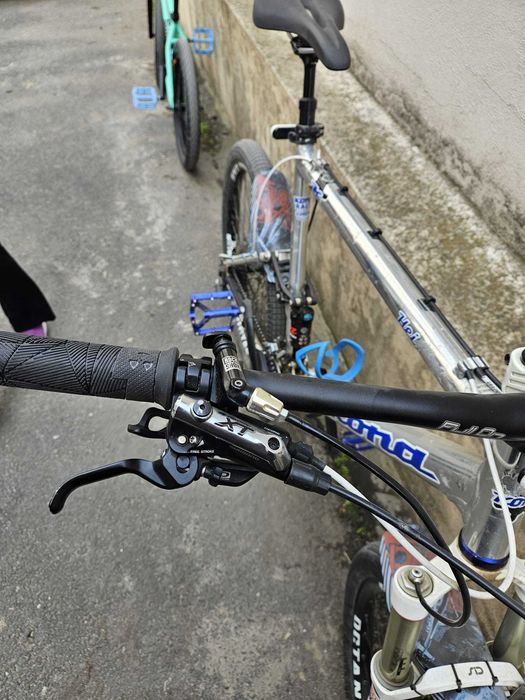 Vand MTB Kona Hei Hei 2007 full suspension — RockShox SID, Shimano Deore XT, Manitou McLeod