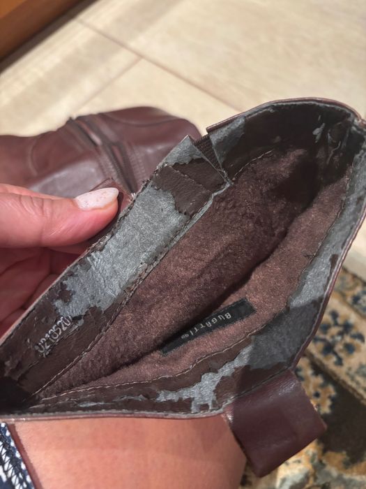 Ботуши с малка забележка