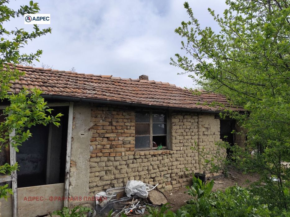 Къща в Плевен, област-с.Горна Митрополия площ 79 цена 27000