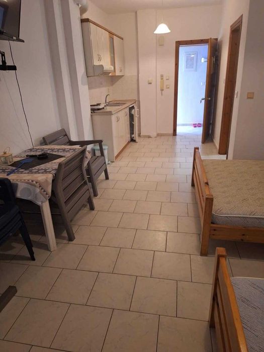 Студия с магазин за бизнес на първа линия  в Паралия Врасна, Гърция