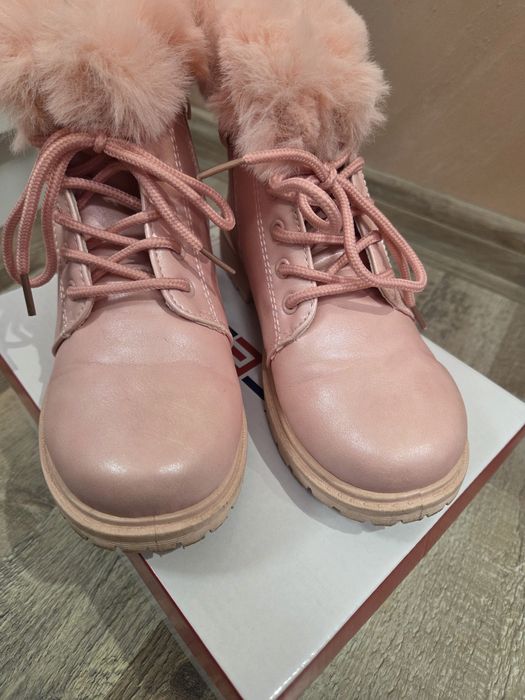 Розови боти за момиче