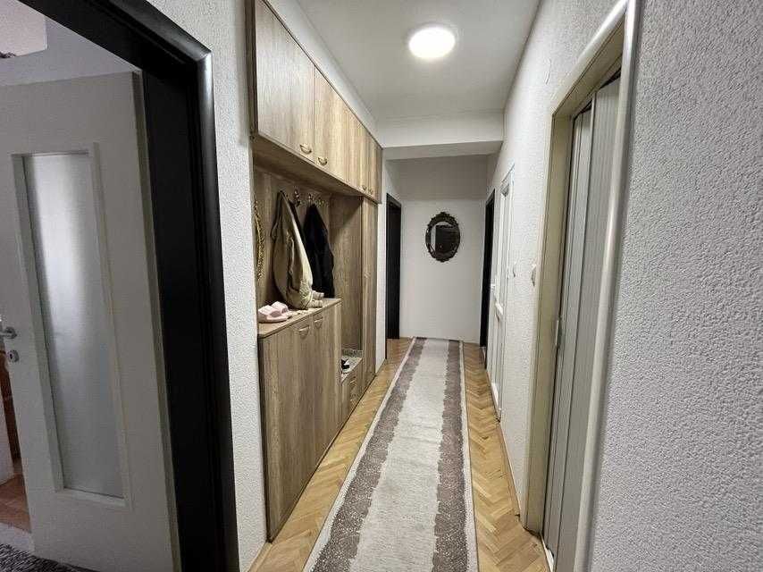 Дава се под наем Тристаен апартамент в Пловдив, Гагарин - 83 кв.м за 413.1 € - Снимка #2