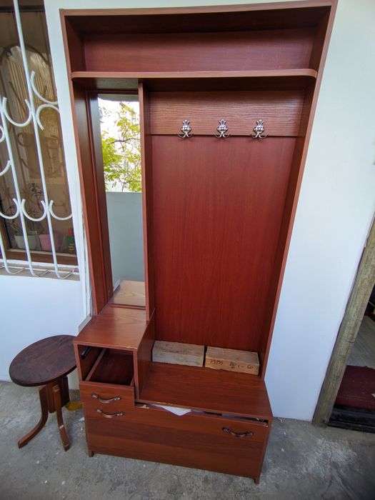 Продается шкаф-обувница в прихожую