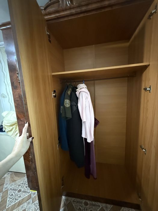 Продам спальный гарнитур