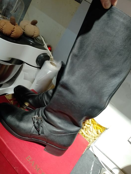 Продам женские сапоги