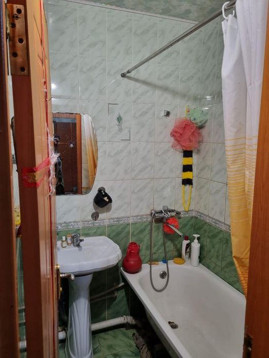 Продается 2-комн квартира.