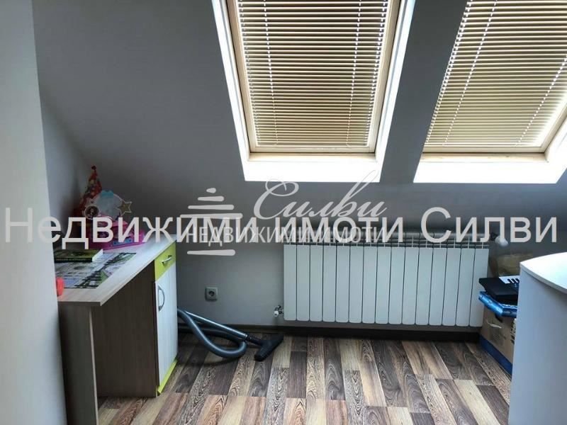 Продава се Тристаен апартамент в Шумен, Център - 120 кв.м за 456 €/кв.м - Снимка #4