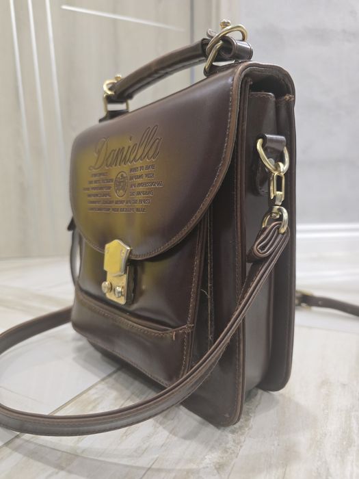 Дамска чанта през рамо